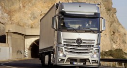 A foot lever and a quarter: Test drive Actros 1951