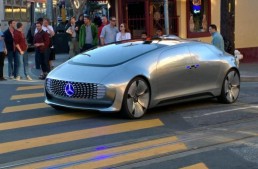 Mercedes-Benz F 015 Luxury in Motion, rumbling in San Francisco