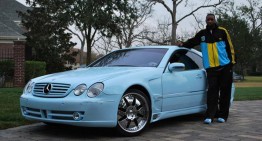 Former NBA star sells bright blue Benz