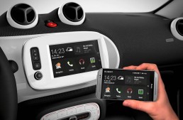 New smart features for both fortwo and forfour, MirrorLink® included