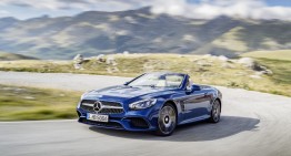 Chasing the sun – First videos ever of the 2016 Mercedes-Benz SL facelift