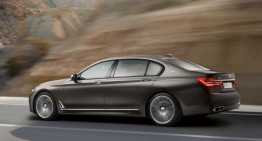 BMW 760Li xDrive: a new rival for Mercedes-Benz S 600