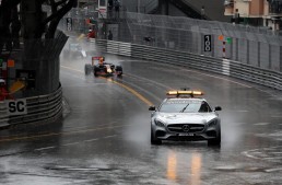 Gambling with the speed and rain in Monte Carlo