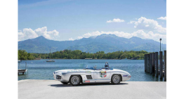 If you can spare about $2 million – 1957 Mercedes-Benz 300 SL Roadster goes under hammer