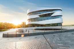 The Mercedes-Benz Museum – Time machine