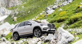 The new Mercedes-Benz GLE comes with a price way below its new BMW X5 rival