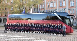 A bus for beauties – The girls competing in Miss France travel by Setra