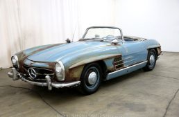 Hidden for 50 years. An original Mercedes-Benz 300 SL, looking pathetic, sold for a fortune