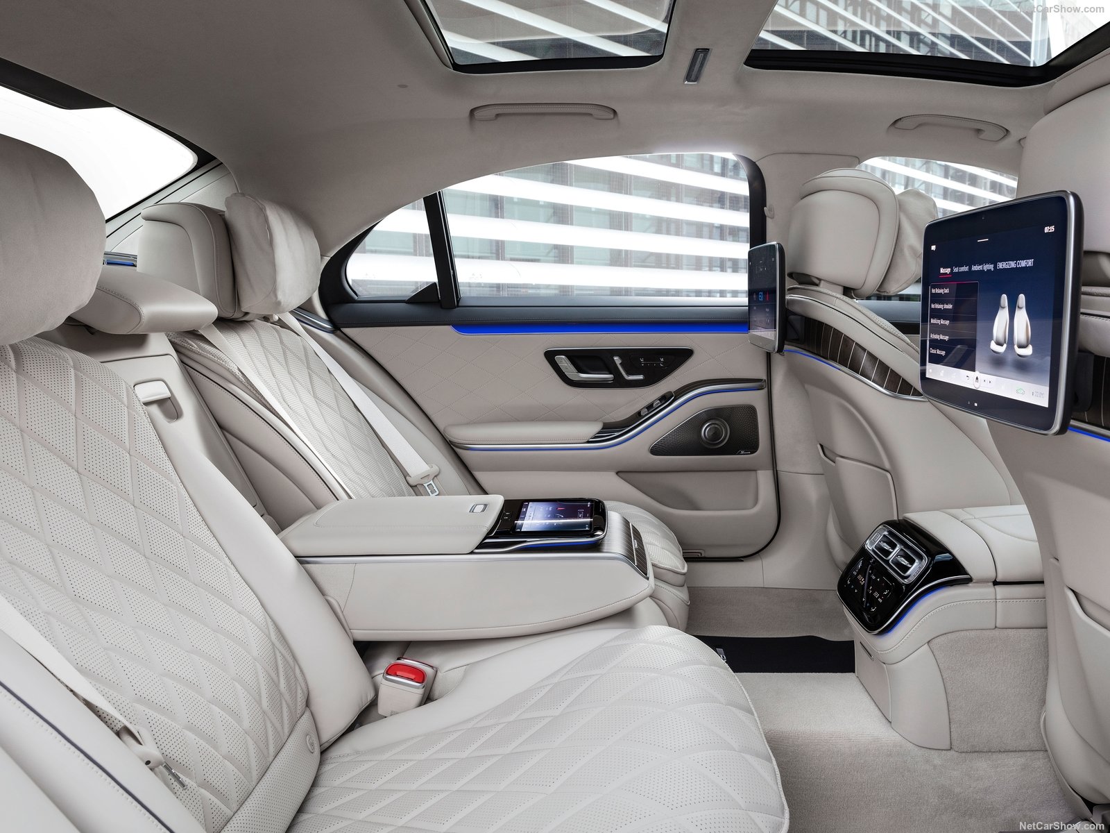 Mercedes S-Class W223 interior 