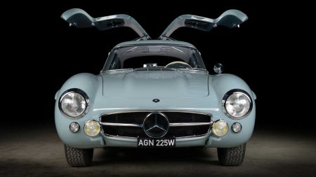 Mercedes-Benz 300 SL Gullwing (1)