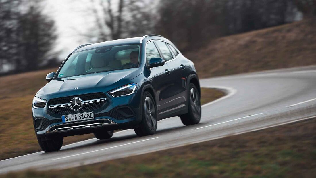 Mercedes GLA 250 e vs Mini Countryman SE All4