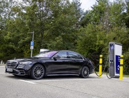 First comparison Mercedes S 580 e 4Matic vs Audi A8 60 TFSI e Quatro, BMW 745e