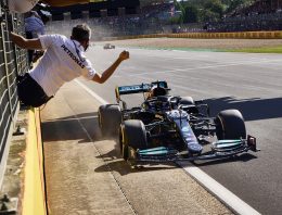 Insane race for Lewis Hamilton after first lap collision in the British Grand Prix