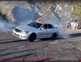 Mercedes C 63 AMG destroyed rear axle while doing drifts