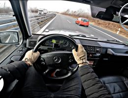 10-Year Old Brick-Shaped Mercedes-Benz G-Class Makes Autobahn Getaway