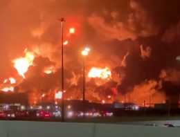 Saudi Arabian Grand Prix To Continue as Scheduled Despite Massive Fire Near Racetrack Due to Rocket Attacks