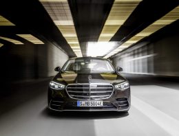 What Happens if a Self-Driving Mercedes-Benz S-Class Crashes?