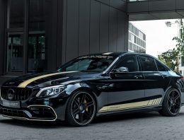 V8 Nostalgia. Manhart Does the Trick With the Former Mercedes-AMG C 63