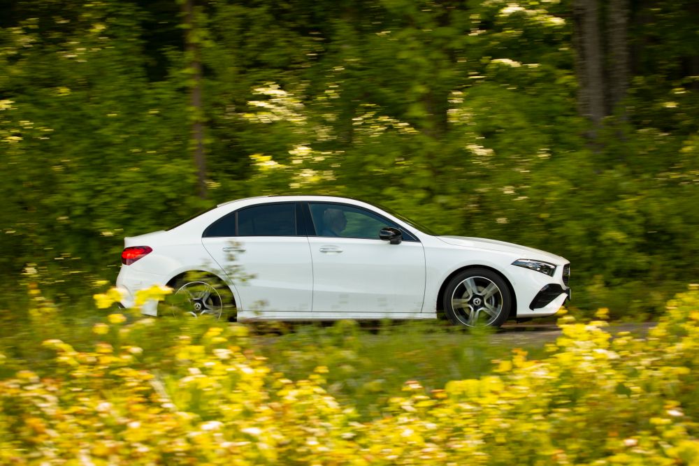 review Mercedes A 200 sedan facelift 2023 