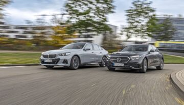 Press review Mercedes E 220 d 4Matic vs BMW 520d xDrive by auto motor und sport